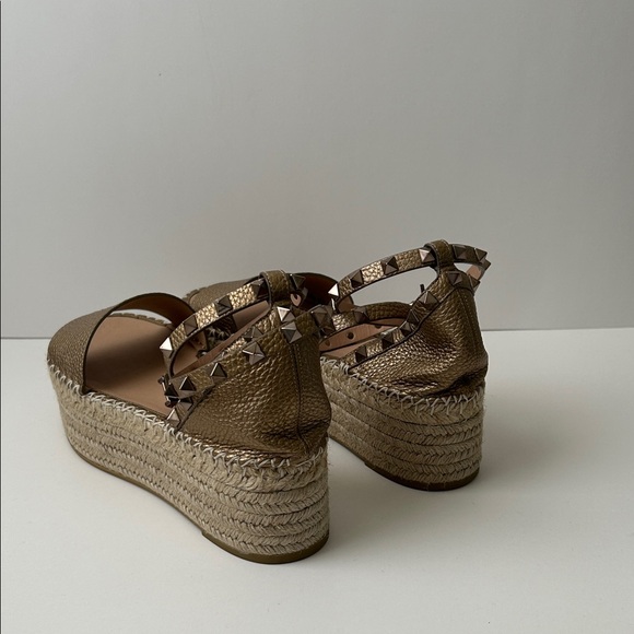 Valentino Garavani Metallic Espadrille Sandals - Picture 4 of 5